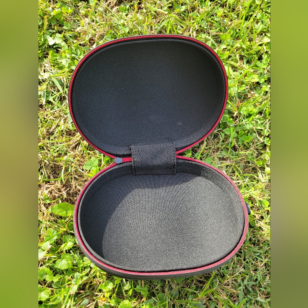 Beats By Dr Dre Black and Red Case - Picture 4 of 6